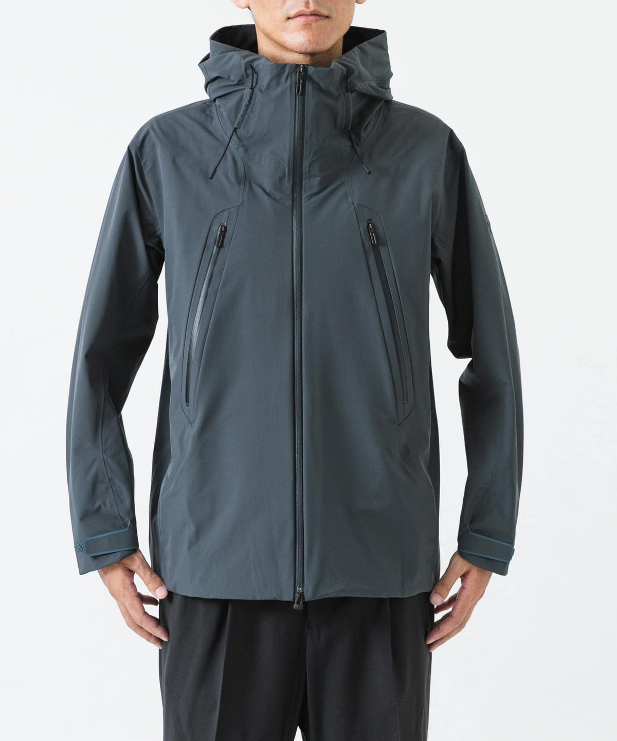 Descente × URBAN RESEARCH / CREAS 硬殼防水外套(日本聯名限定)