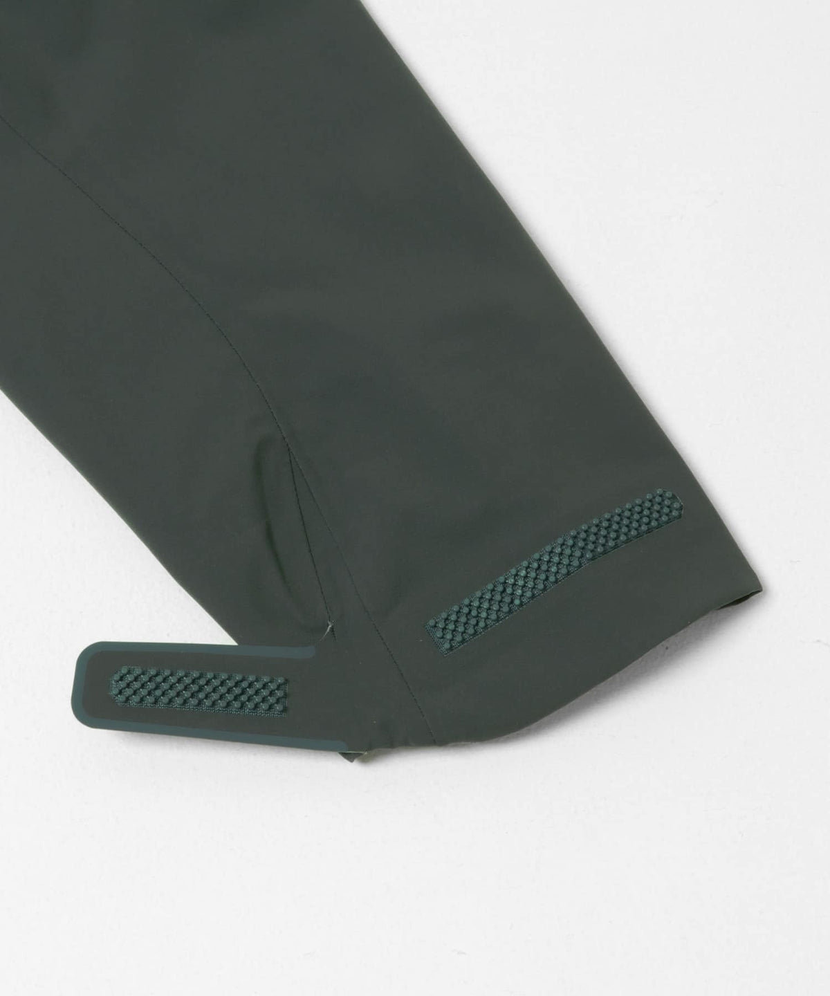 Descente × URBAN RESEARCH / CREAS 硬殼防水外套(日本聯名限定)