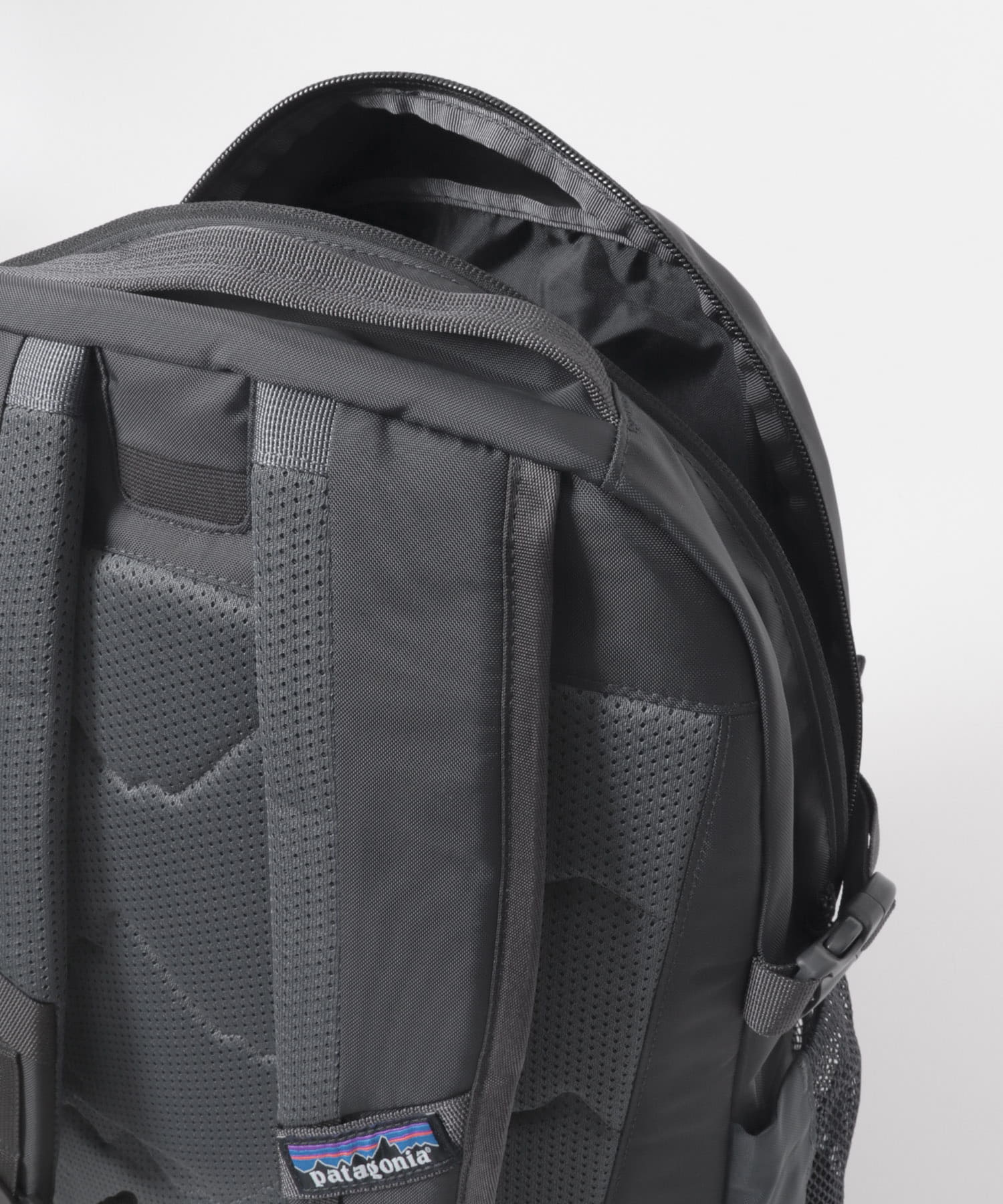 Patagonia REFUGIO DAY PACK 26L / 多功能日用後背包