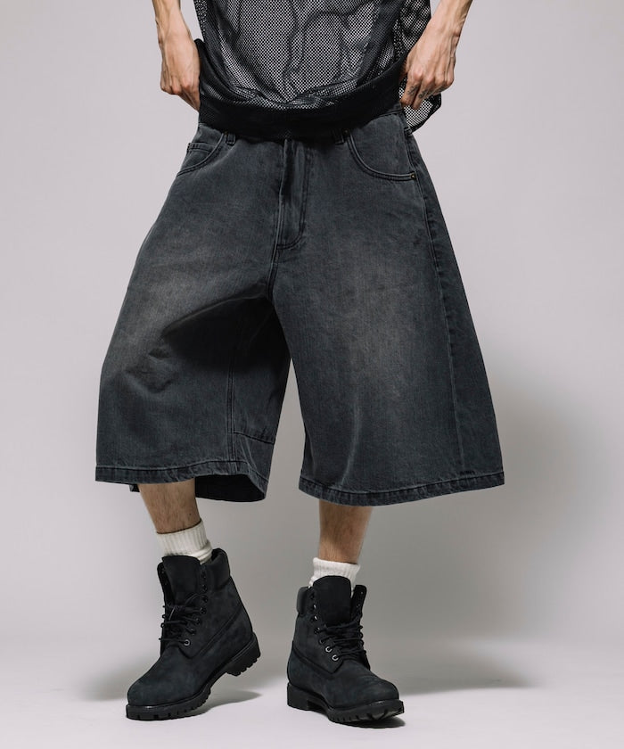 FREAK’S STORE / 寬版弧形 水洗 九分 牛仔短褲