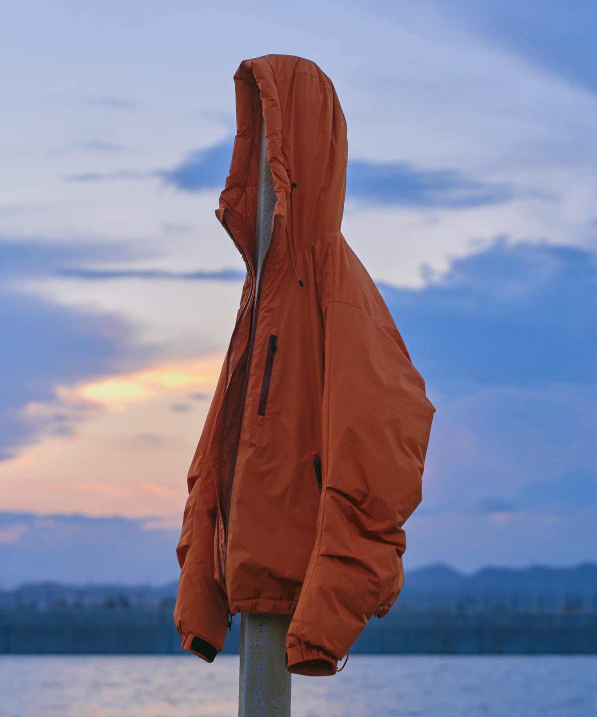 NANGA × DOORS / AURORA-TEX 防水羽絨連帽外套 26AW(日本聯名限定)