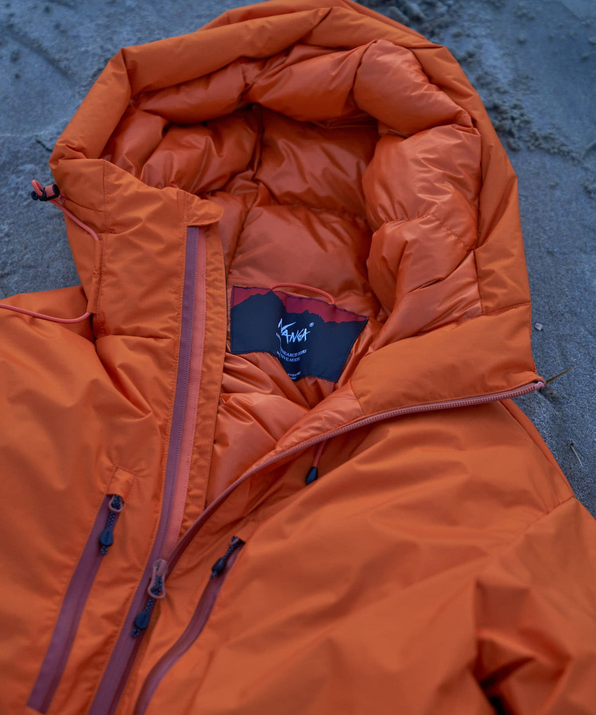 NANGA × DOORS / AURORA-TEX 防水羽絨連帽外套 26AW(日本聯名限定)