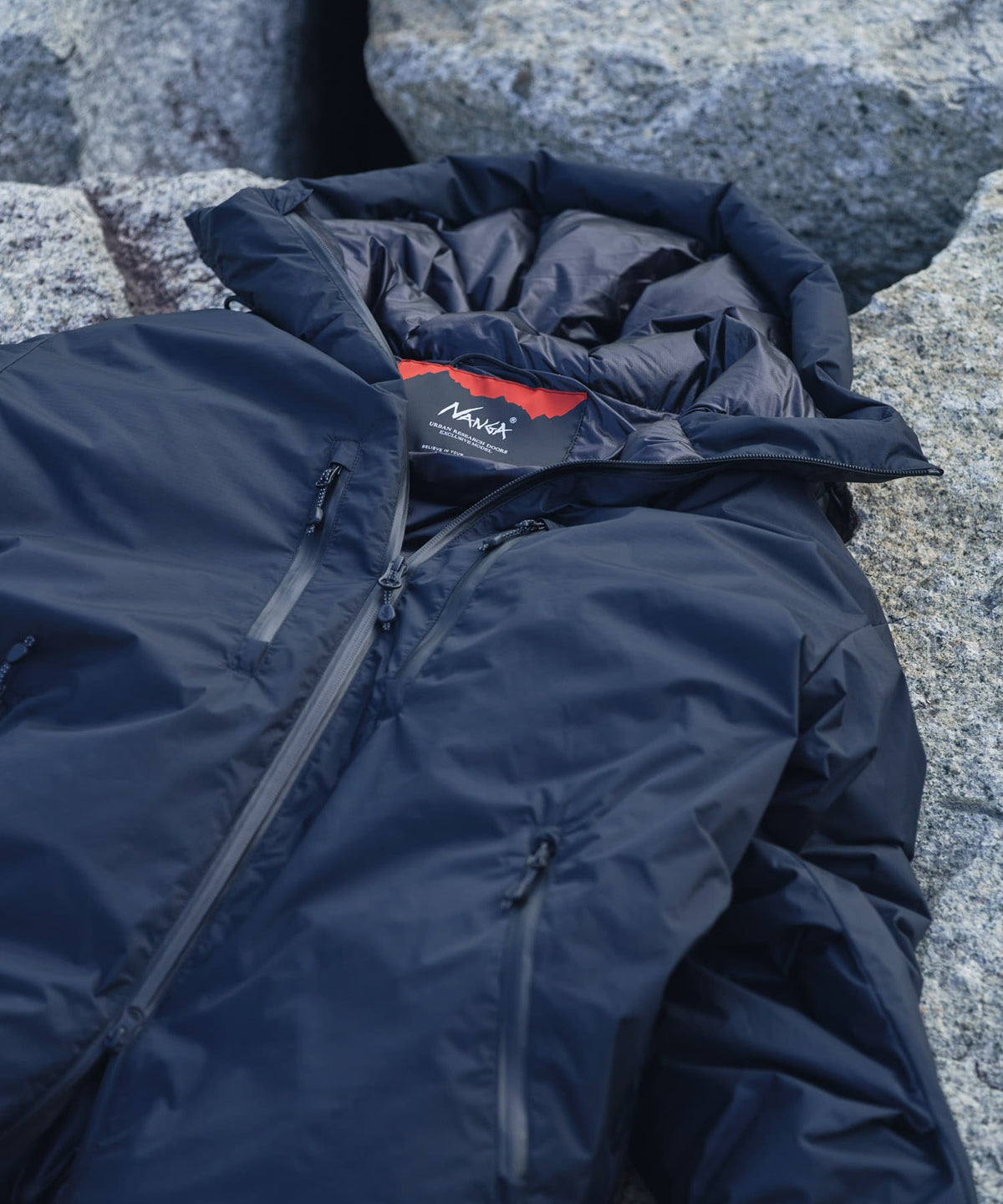 NANGA × DOORS / AURORA-TEX 防水羽絨連帽外套 26AW(日本聯名限定)