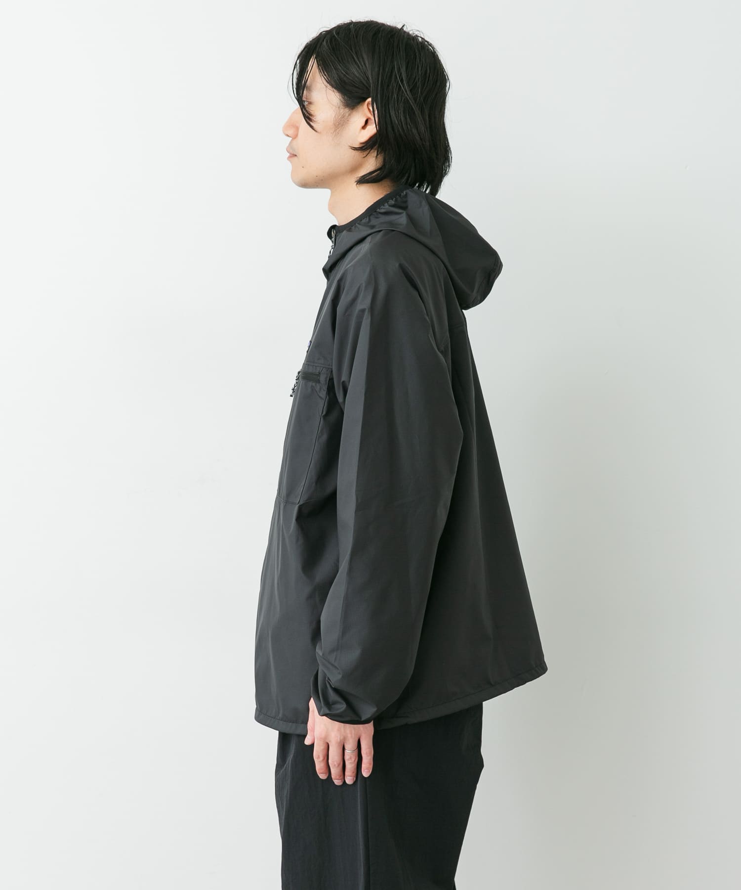 Patagonia LIGHT & VARIABLE JACKET / 輕量可收納防風連帽外套