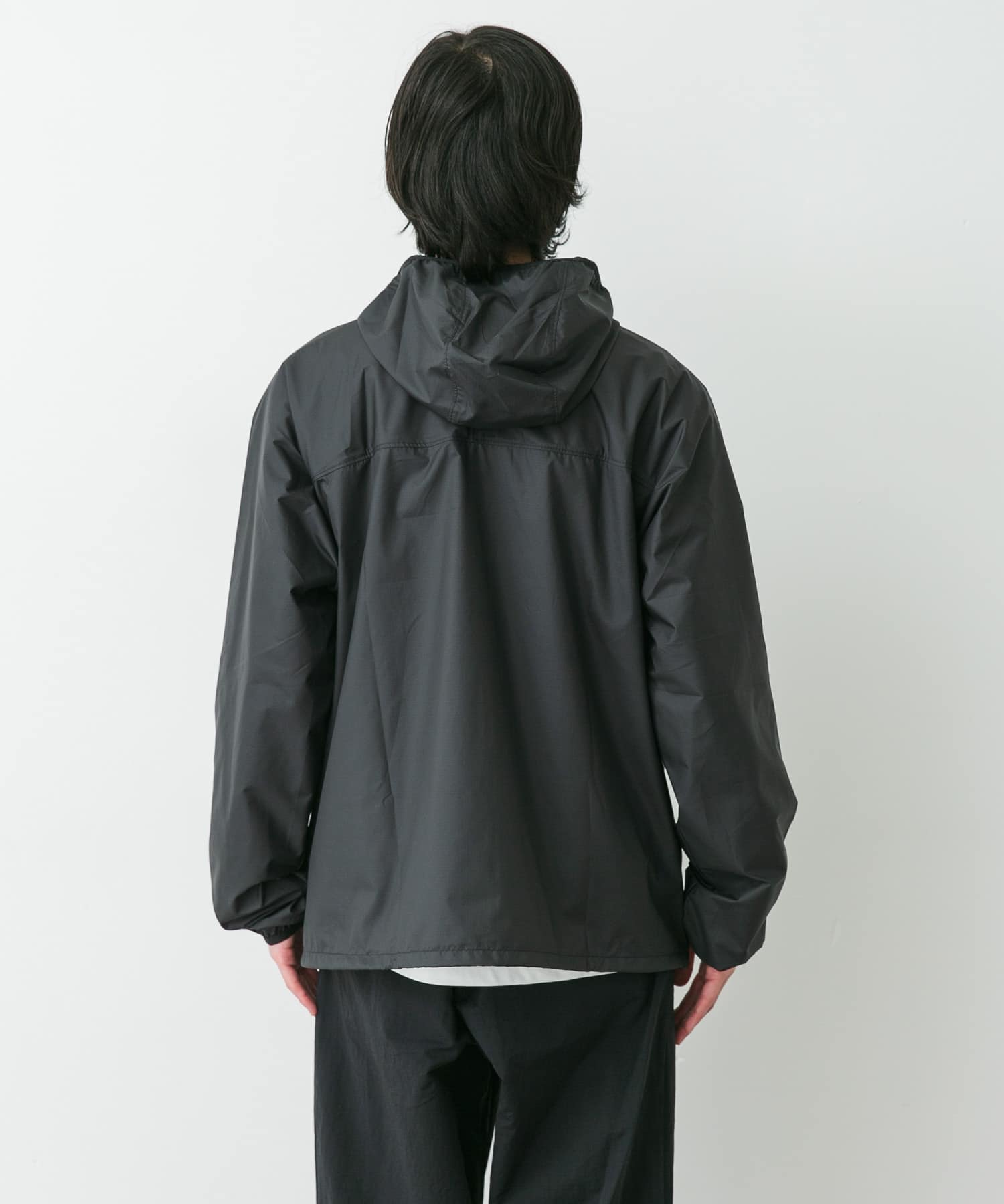 Patagonia LIGHT & VARIABLE JACKET / 輕量可收納防風連帽外套