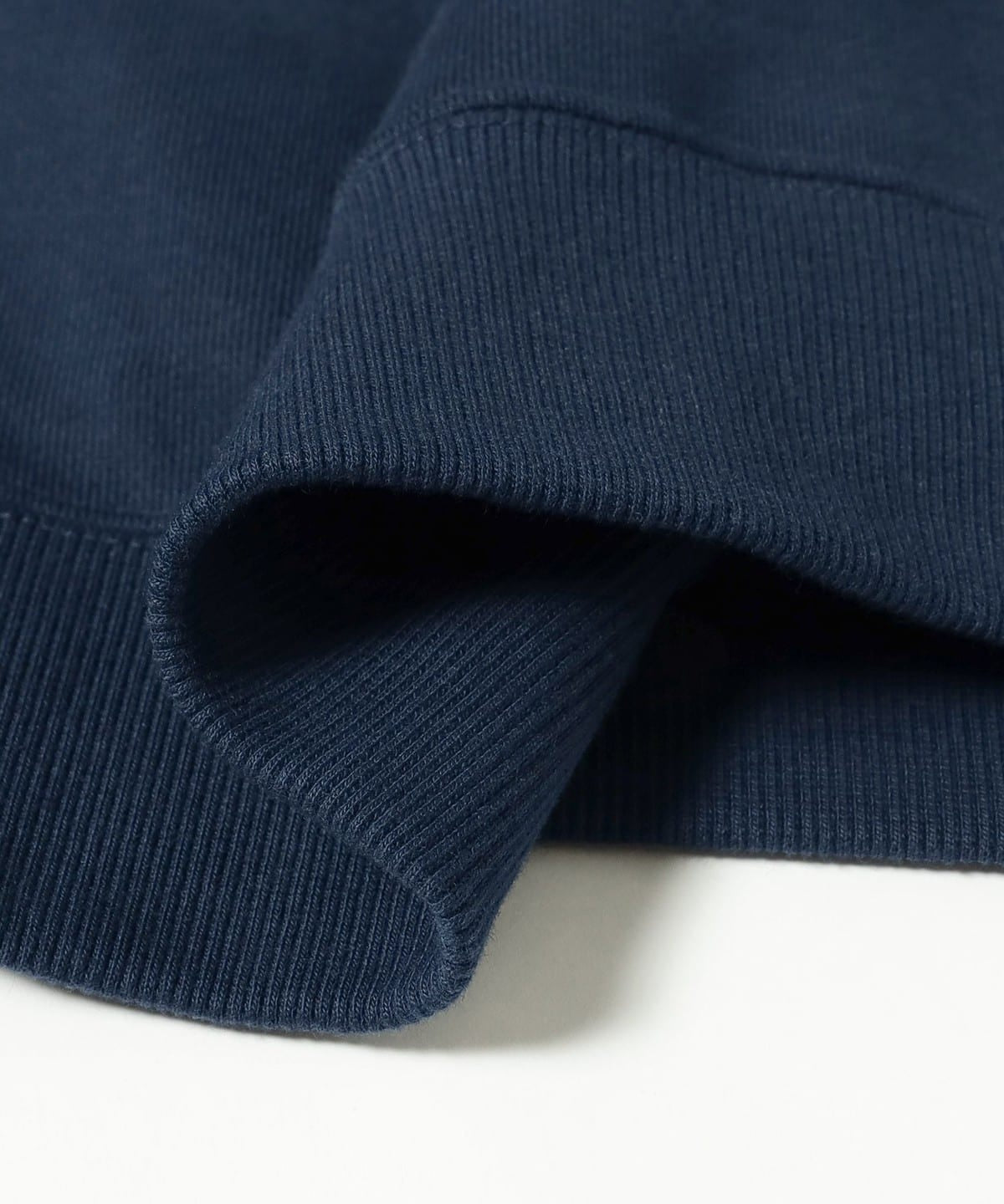 BEAMS / 標誌刺繡重磅連帽拉鍊外套