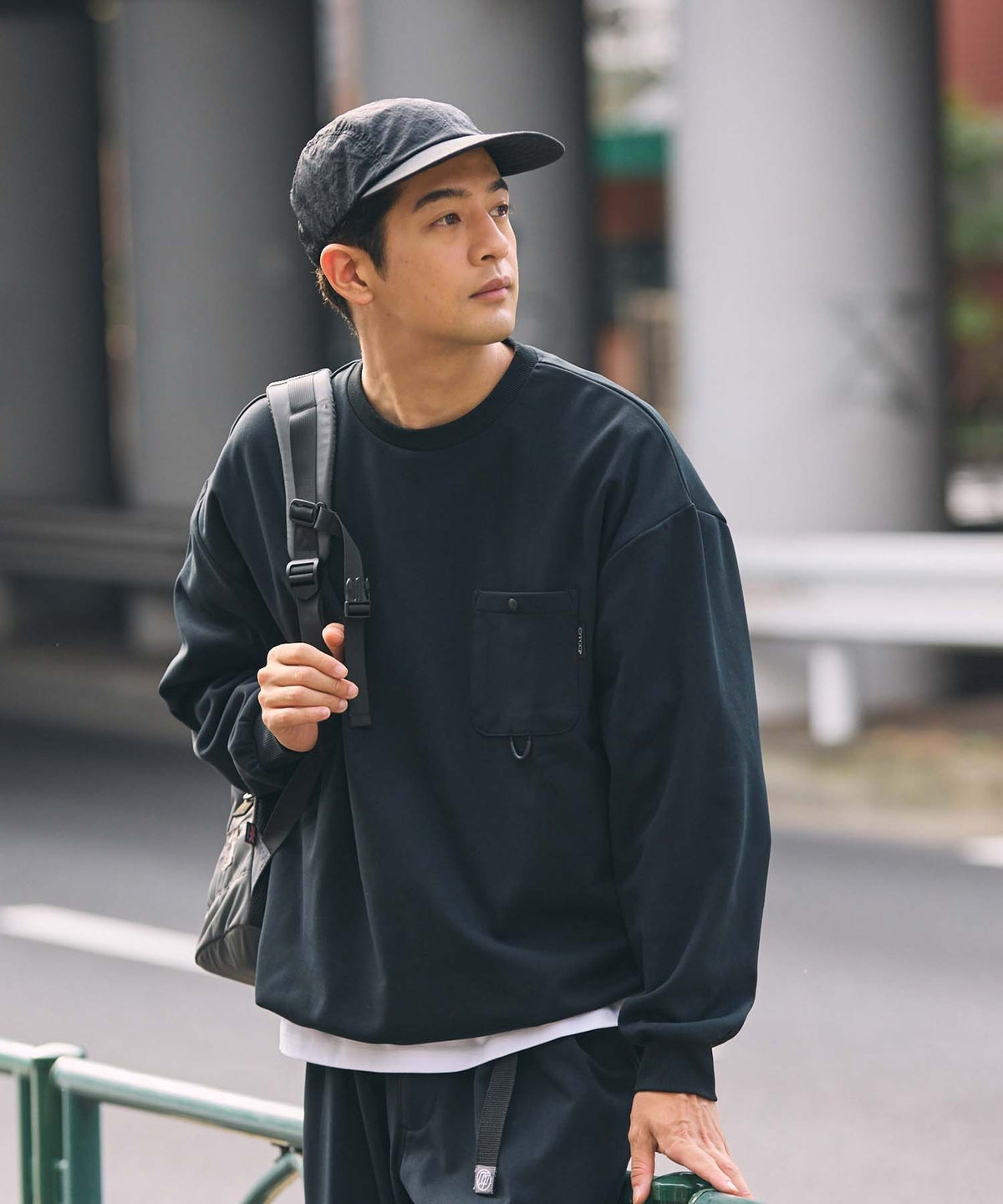 THE CRAFT CREW PRODUCTS / 四向彈性機能 圓領口袋長T恤(抽繩下擺)