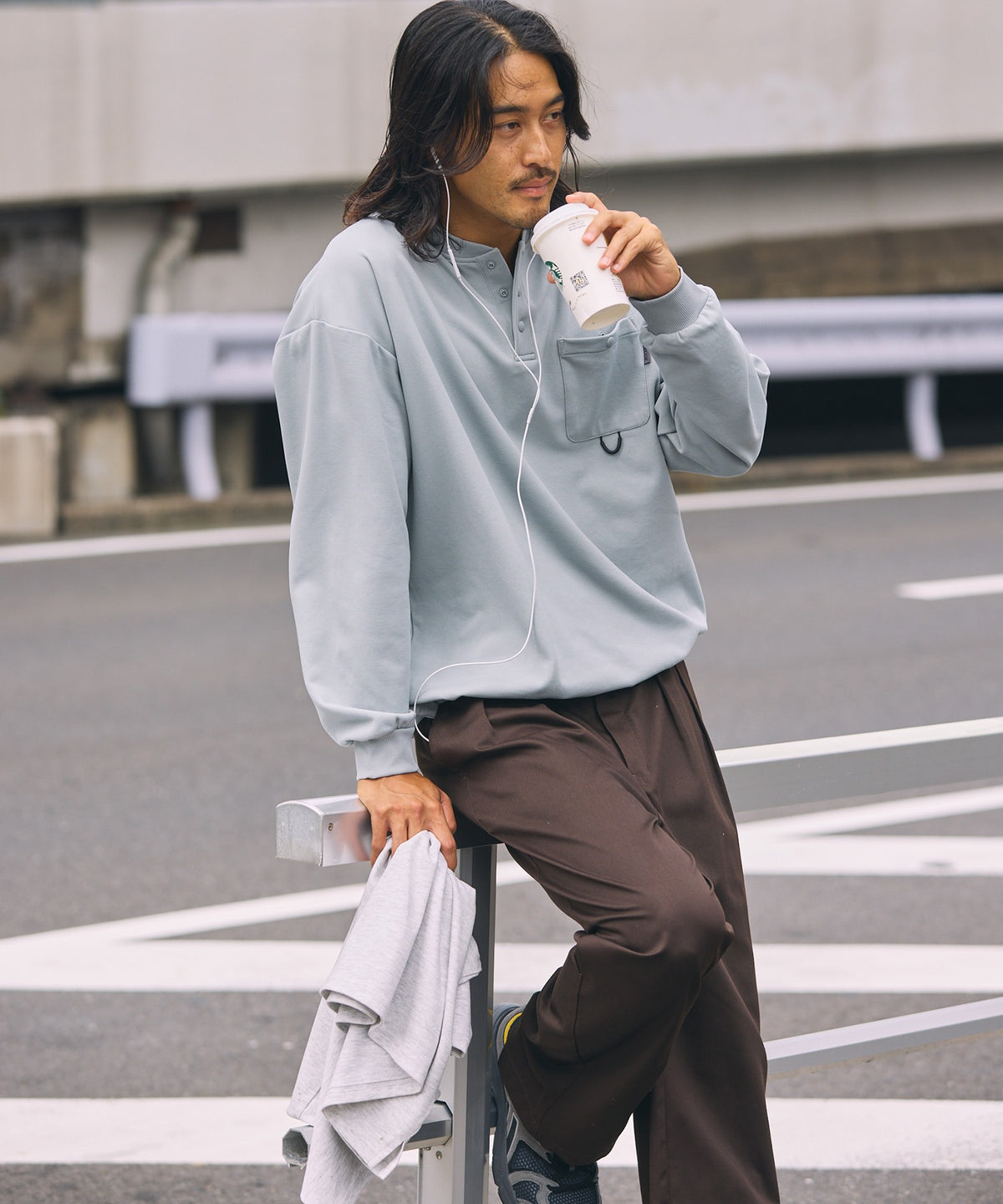 THE CRAFT CREW PRODUCTS / 四向彈性機能 亨利領 口袋長T恤(抽繩下擺)
