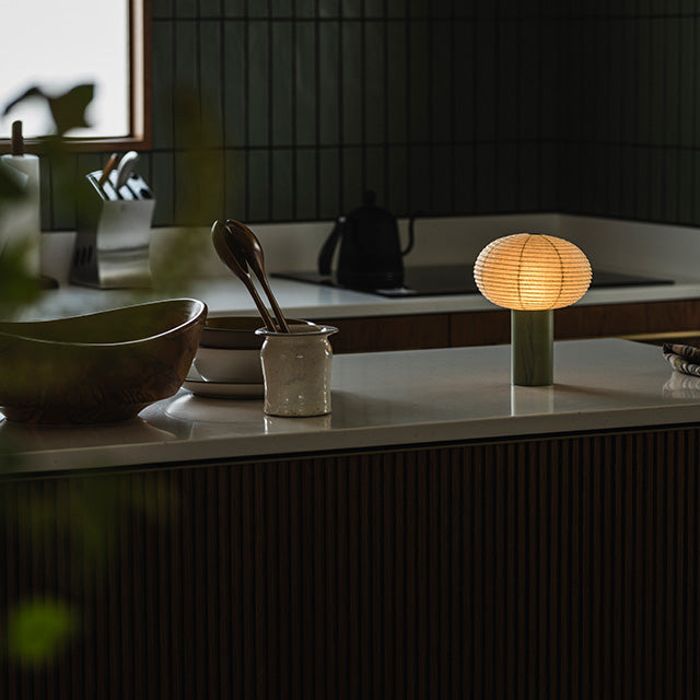 シラキ工芸 TORCHIN OVAL 白/ナチュラル / 合紙攜帶桌燈