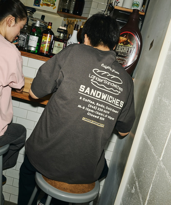 LANDER SANDWICHES × FREAK'S STORE / 背面印花 短袖T恤