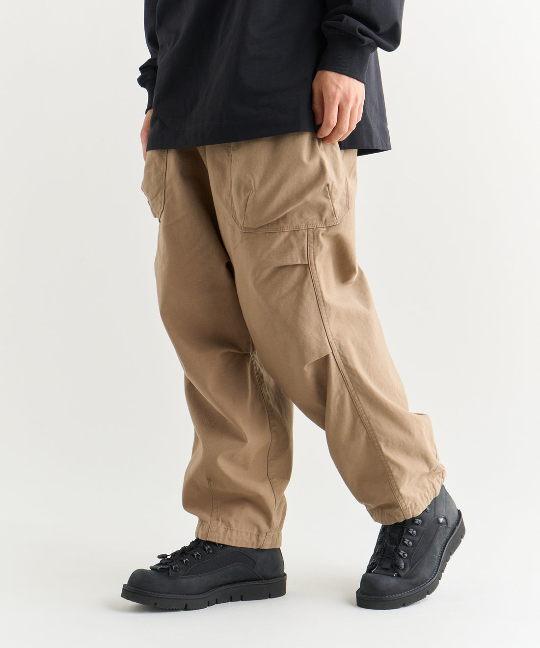 NANGA BACK SATIN EASY CARGO PT / 立體輪廓感後綿斜紋多口袋抽繩工作褲