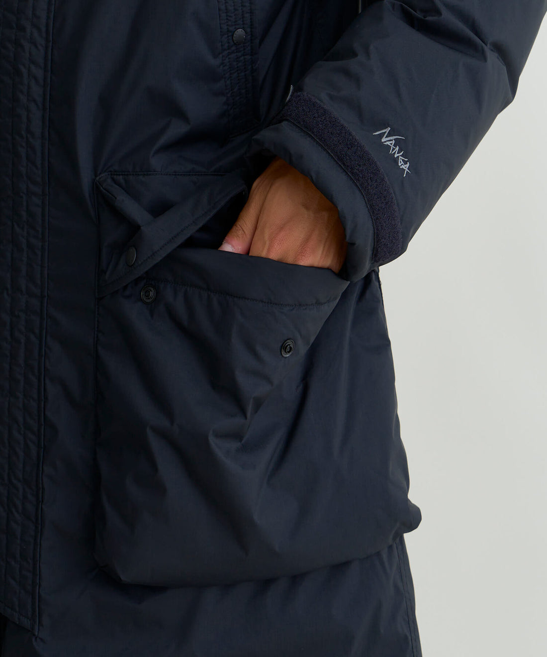 NANGA AURORA TEX DOWN FIELD HALF COAT(MEN) / 機能型軍事輪廓 羽絨外套