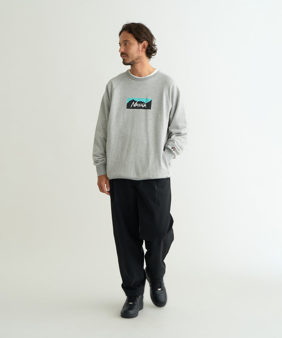 NANGA ECO HYBRID BOX LOGO SWEATSHIRT(UNISEX) / 拉克蘭袖 圓領衫