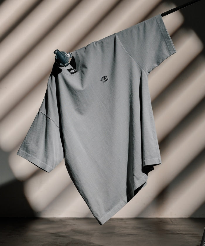 UMBRO / 別注小標 短袖T恤