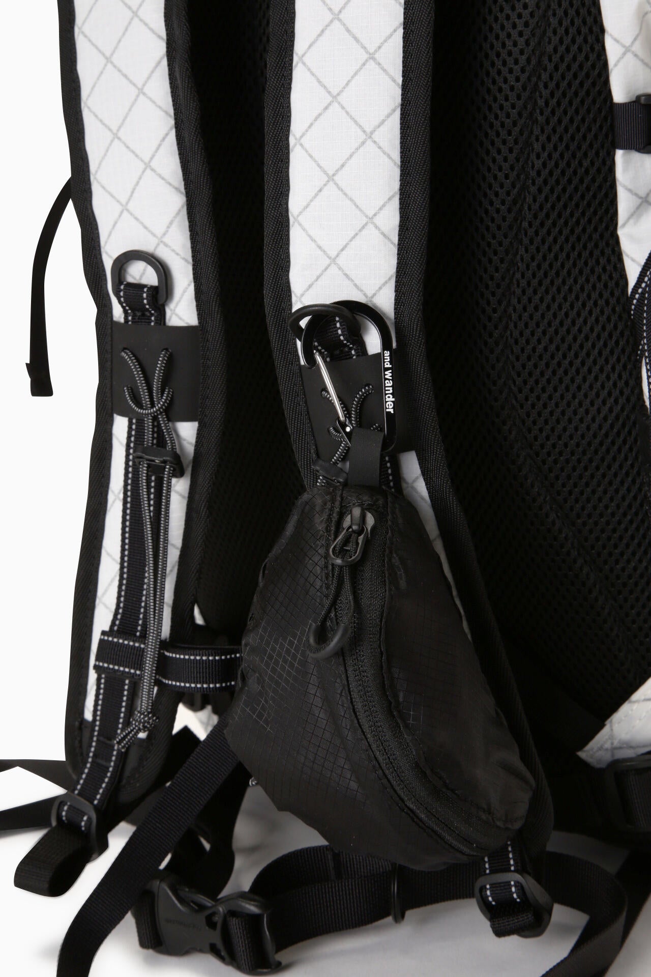 and wander ECOPAK 18L / 防水結構輕量背包