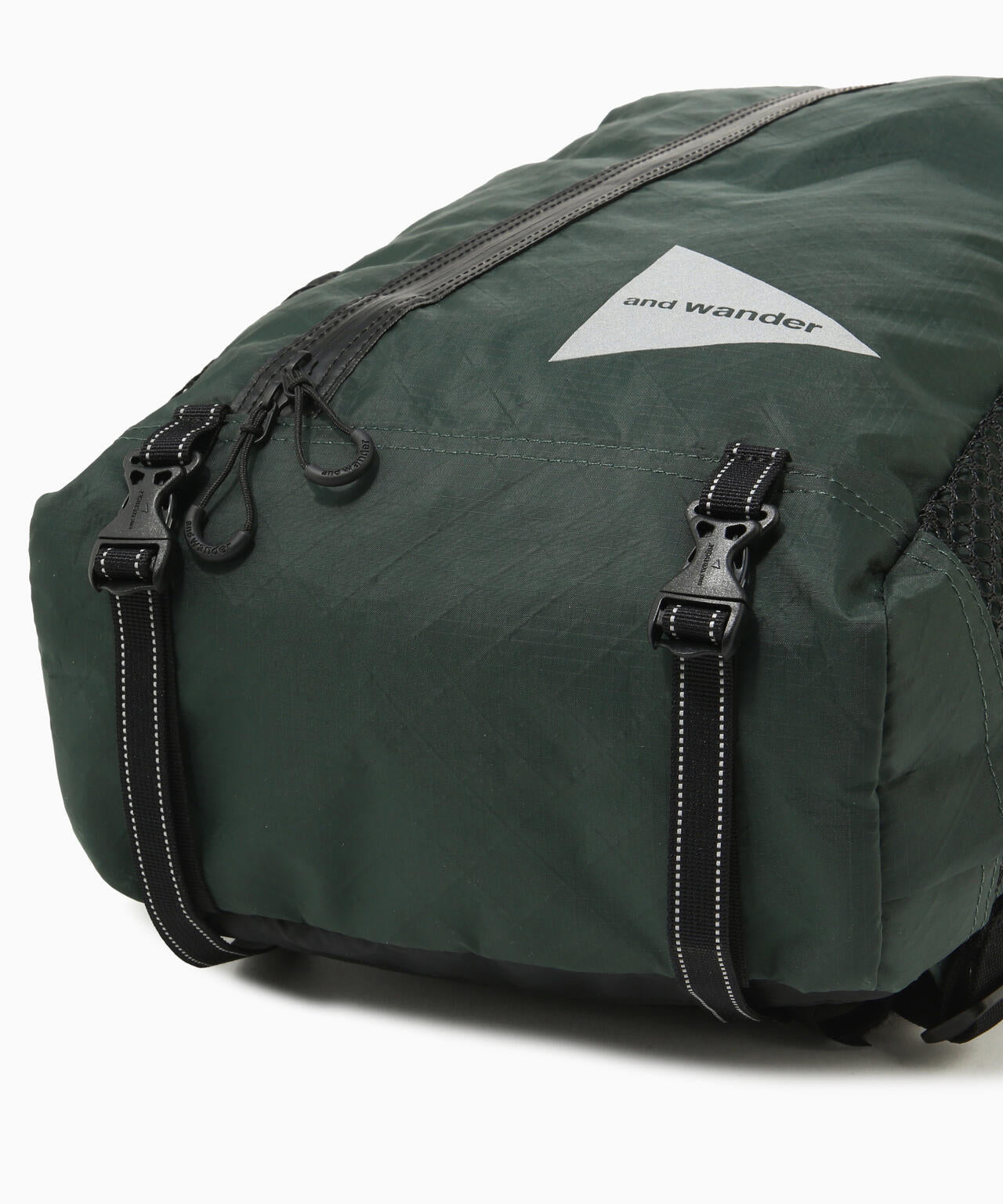 and wander ECOPAK 18L / 防水結構輕量背包