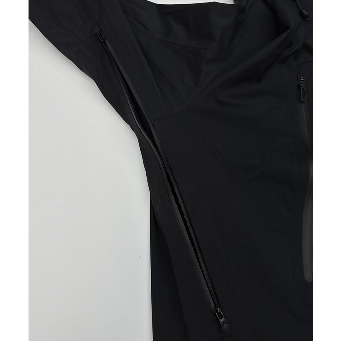 DESCENTE  ALLTERRAIN  CREAS / 防風防水外套