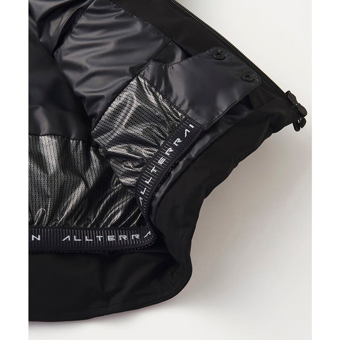 DESCENT ALLTERRAIN MIZUSAWA MOUNTAINEER / 水澤羽絨外套