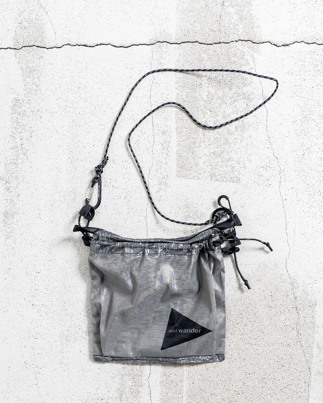 and wander UL sacoche with Dyneema / Dyneema® 複合纖維輕量防潑水隨身包