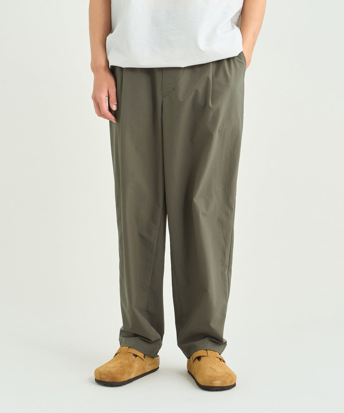 NANGA DotAir® COMFY TUCK TAPERED PANTS / 涼感透氣 DotAir® 錐形打褶長褲