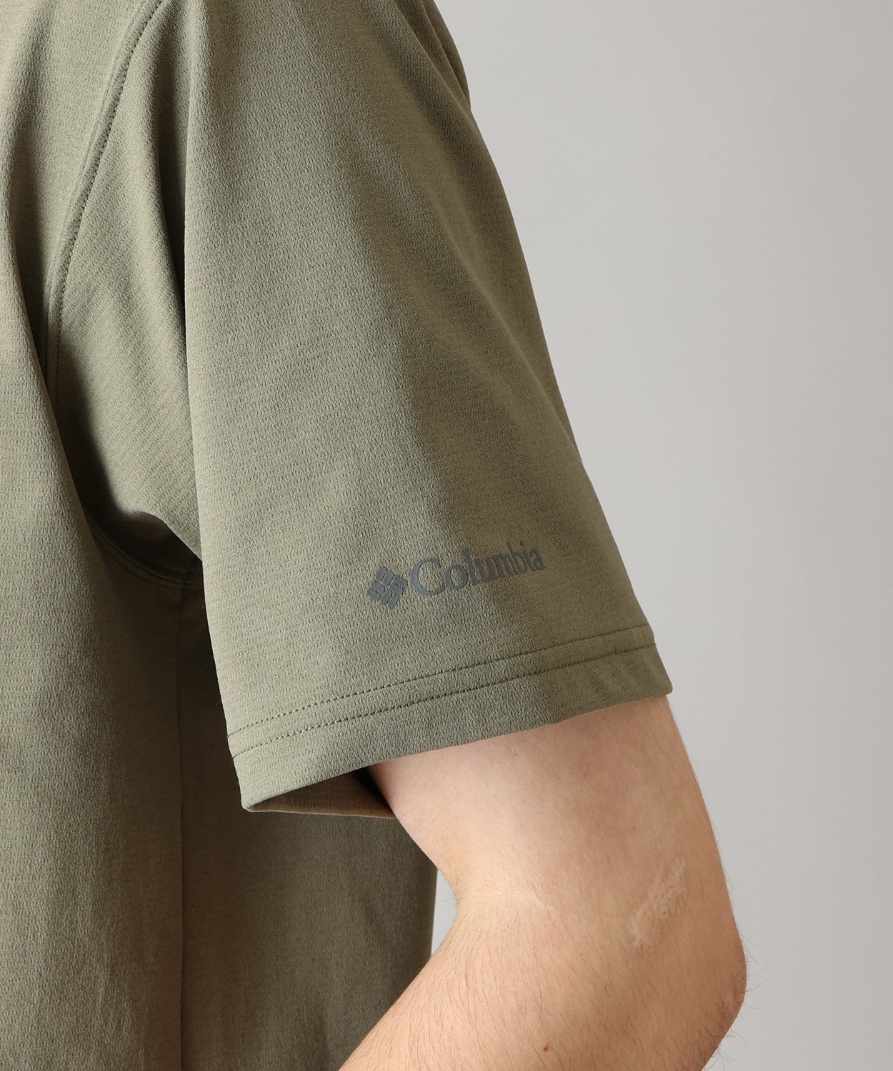 COLUMBIA Wildstep Path™ Graphic SS Tee / 吸濕速乾 防曬 小標 素面 短袖T恤