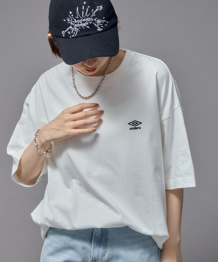 UMBRO / 別注小標 短袖T恤