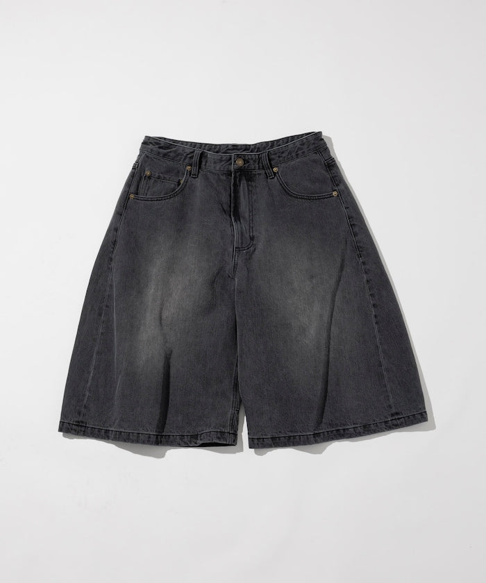 FREAK’S STORE / 寬版弧形 水洗 九分 牛仔短褲