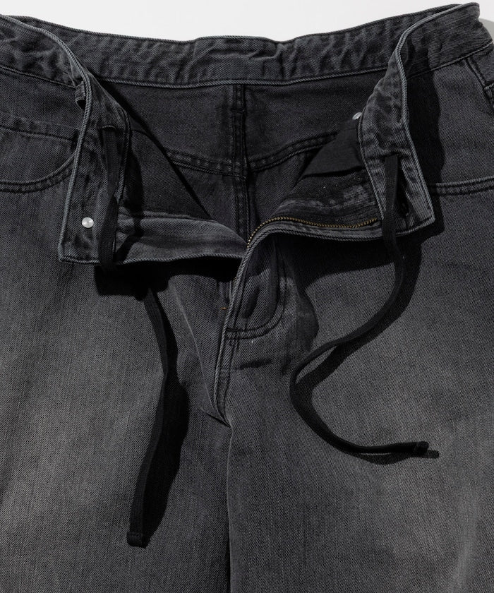 FREAK’S STORE / 寬版弧形 水洗 九分 牛仔短褲