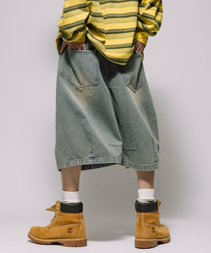 FREAK’S STORE / 寬版弧形 水洗 九分 牛仔短褲