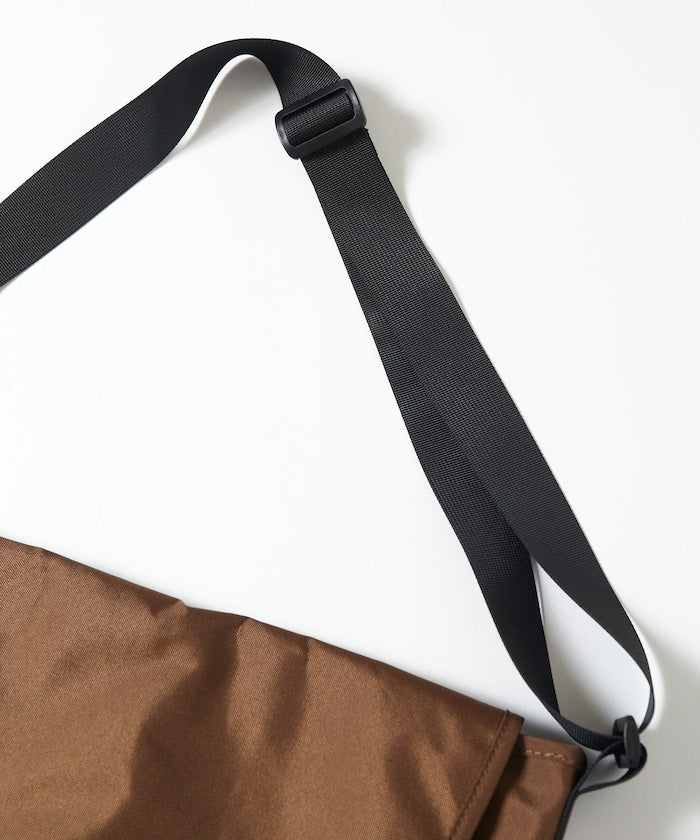 UMBRO / 別注 CLASSIC MESSENGER BAG 側背包