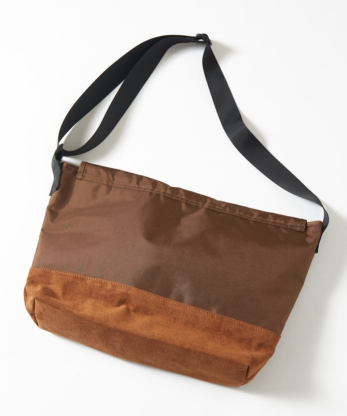 UMBRO / 別注 CLASSIC MESSENGER BAG 側背包