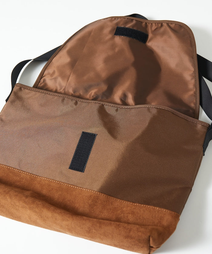 UMBRO / 別注 CLASSIC MESSENGER BAG 側背包