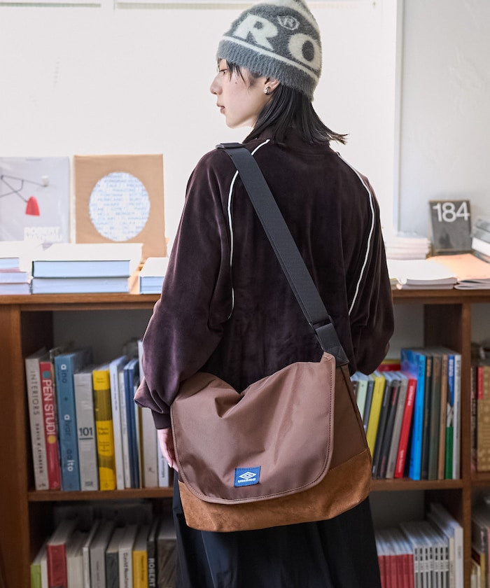 UMBRO / 別注 CLASSIC MESSENGER BAG 側背包