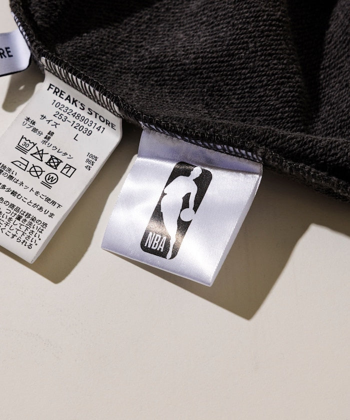 NBA x FREAK’S STORE / 隊徽貼紙圖案 圓領衫