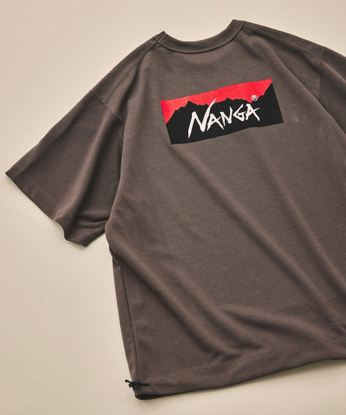 NANGA x FREAK'S STORE / 機能調節下擺 neo-PRO 背印短袖T恤