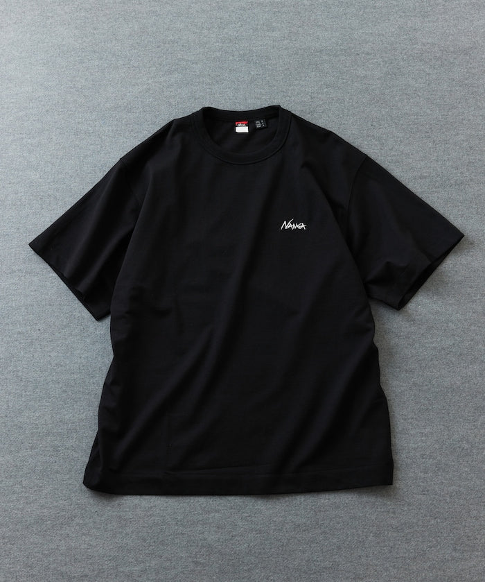 NANGA 別注 刺繍 ECO HYBRID LOGO TEE / 環保混紡刺繡標誌寬版T恤