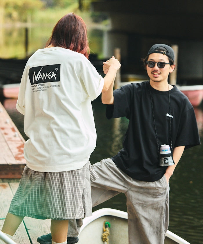 NANGA 別注 刺繍 ECO HYBRID LOGO TEE / 環保混紡刺繡標誌寬版T恤