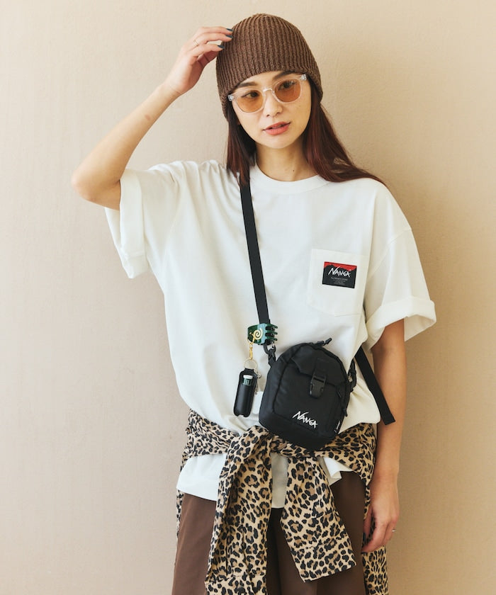 NANGA 別注 ECO HYBRID CONTOUR LOGO TEE / 等高線圖形口袋短袖 T 恤