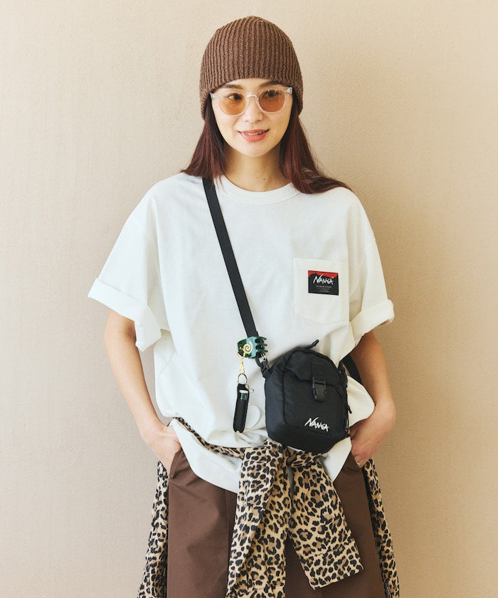 NANGA 別注 ECO HYBRID CONTOUR LOGO TEE / 等高線圖形口袋短袖 T 恤