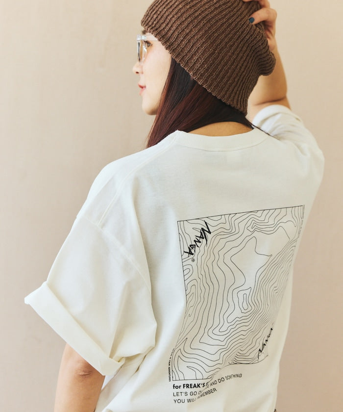 NANGA 別注 ECO HYBRID CONTOUR LOGO TEE / 等高線圖形口袋短袖 T 恤