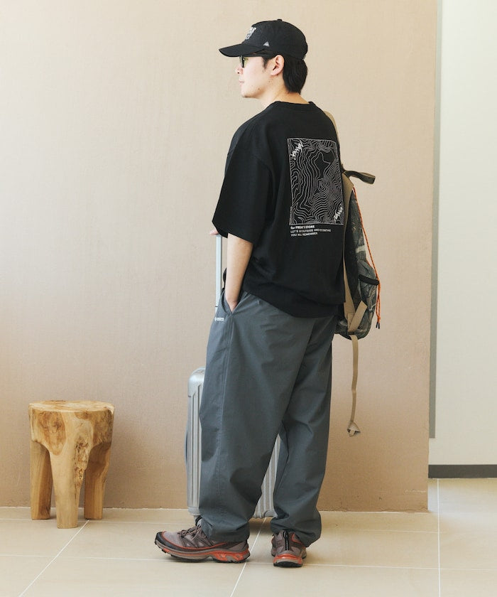 NANGA 別注 ECO HYBRID CONTOUR LOGO TEE / 等高線圖形口袋短袖 T 恤