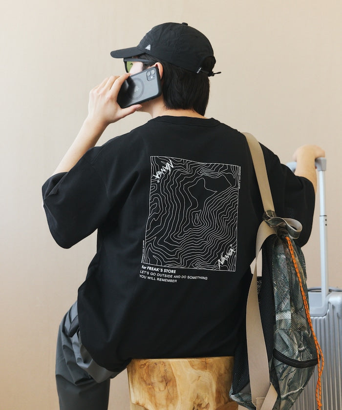 NANGA 別注 ECO HYBRID CONTOUR LOGO TEE / 等高線圖形口袋短袖 T 恤