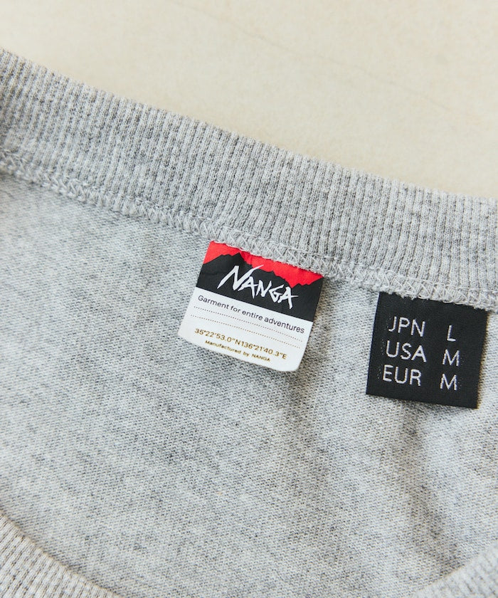 NANGA 別注 ECO HYBRID CONTOUR LOGO TEE / 等高線圖形口袋短袖 T 恤