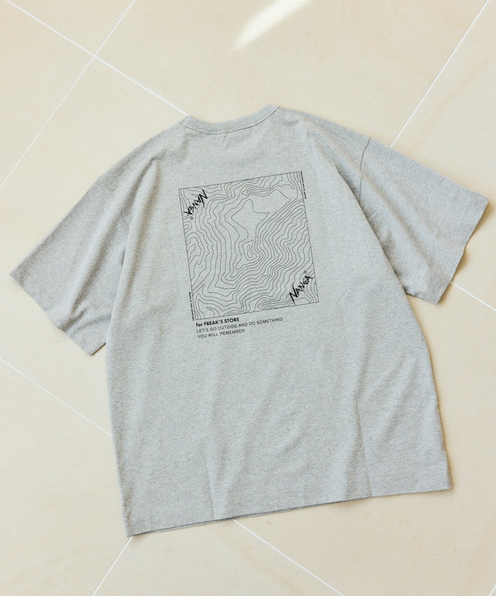 NANGA 別注 ECO HYBRID CONTOUR LOGO TEE / 等高線圖形口袋短袖 T 恤