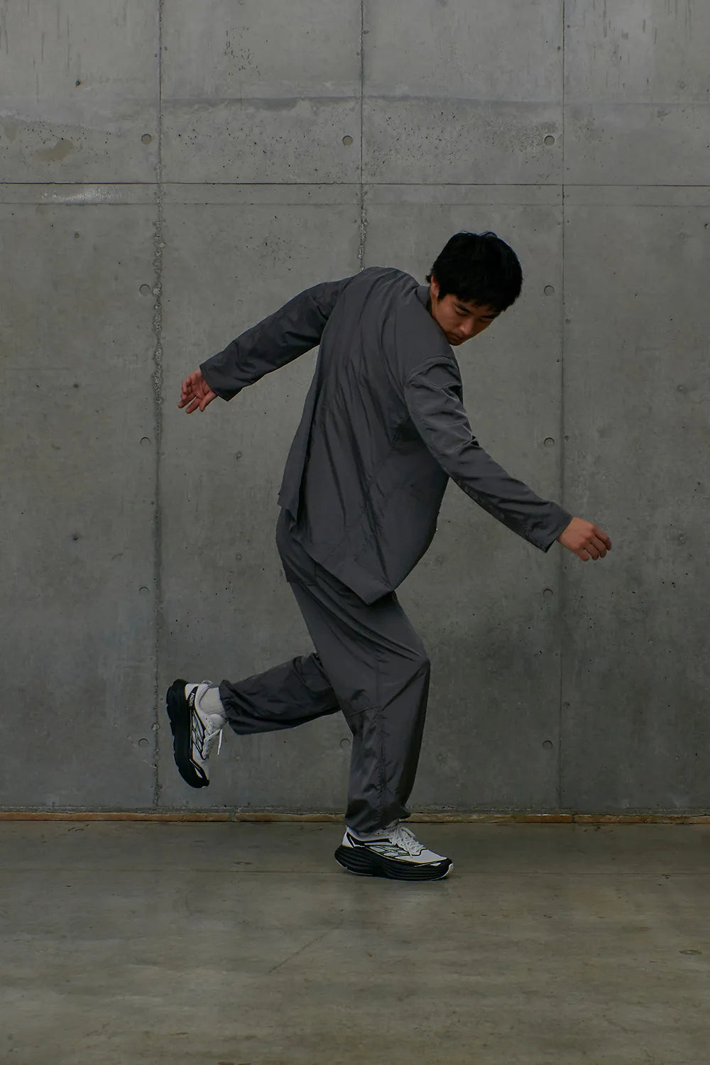 HOKA BONDI 8 TS CAGED / BILLY’S 限定配色