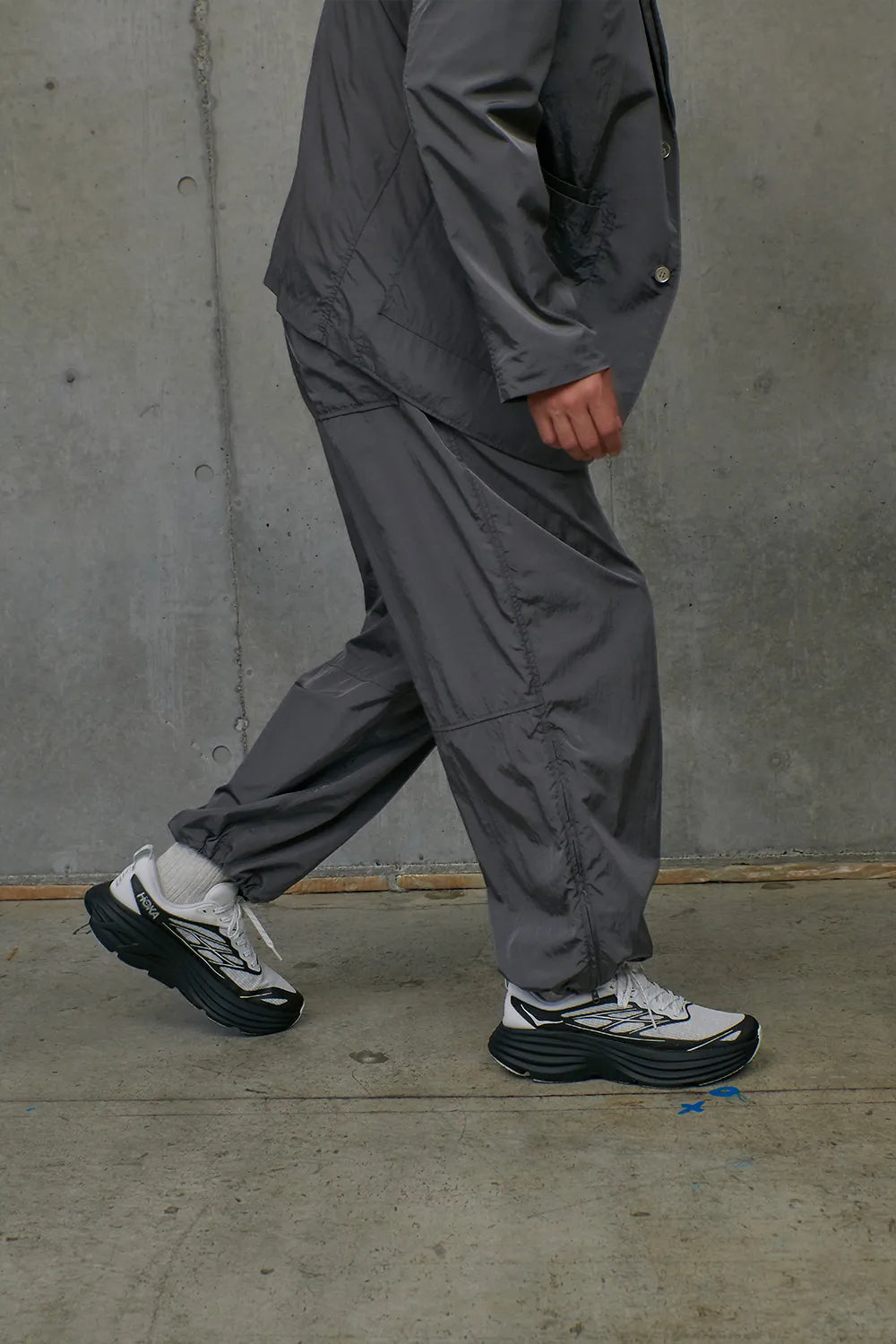 HOKA BONDI 8 TS CAGED / BILLY’S 限定配色