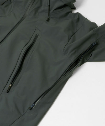 Descente × URBAN RESEARCH / CREAS 硬殼防水外套（日本聯名限定）