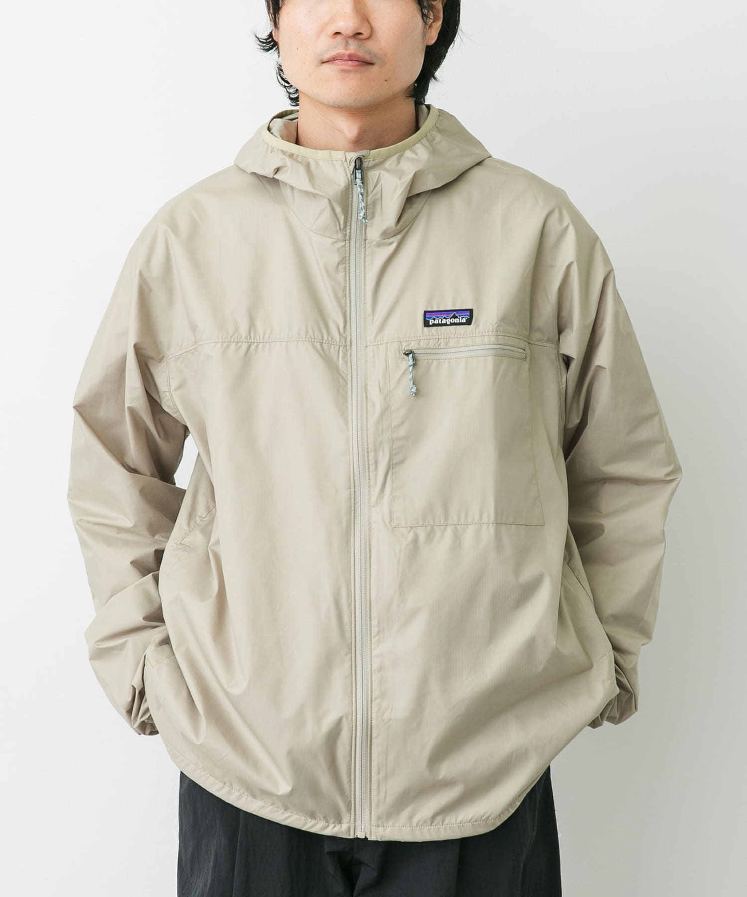 Patagonia　LIGHT & VARIABLE JACKET / 輕量可收納防風連帽外套