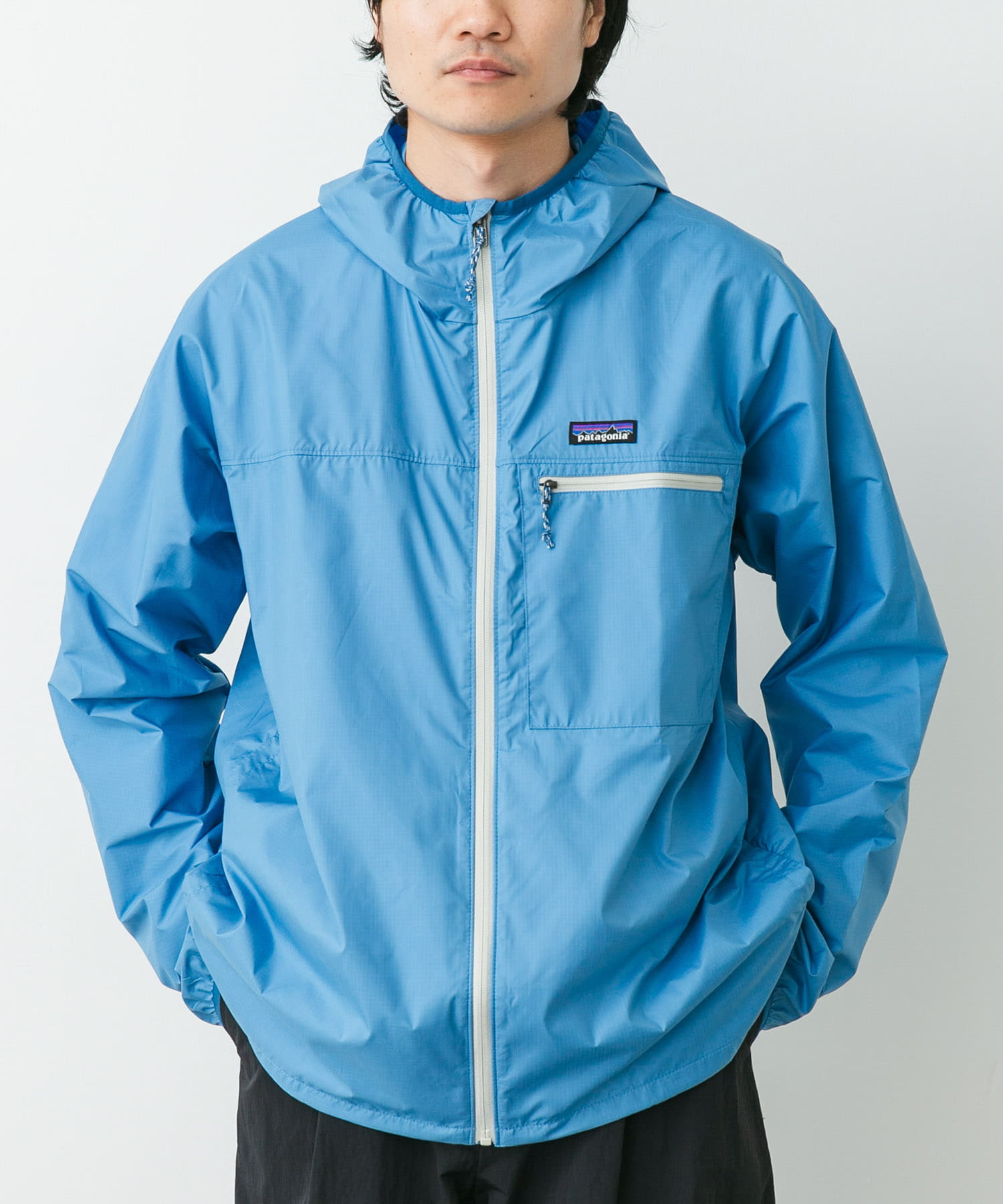 Patagonia　LIGHT & VARIABLE JACKET / 輕量可收納防風連帽外套