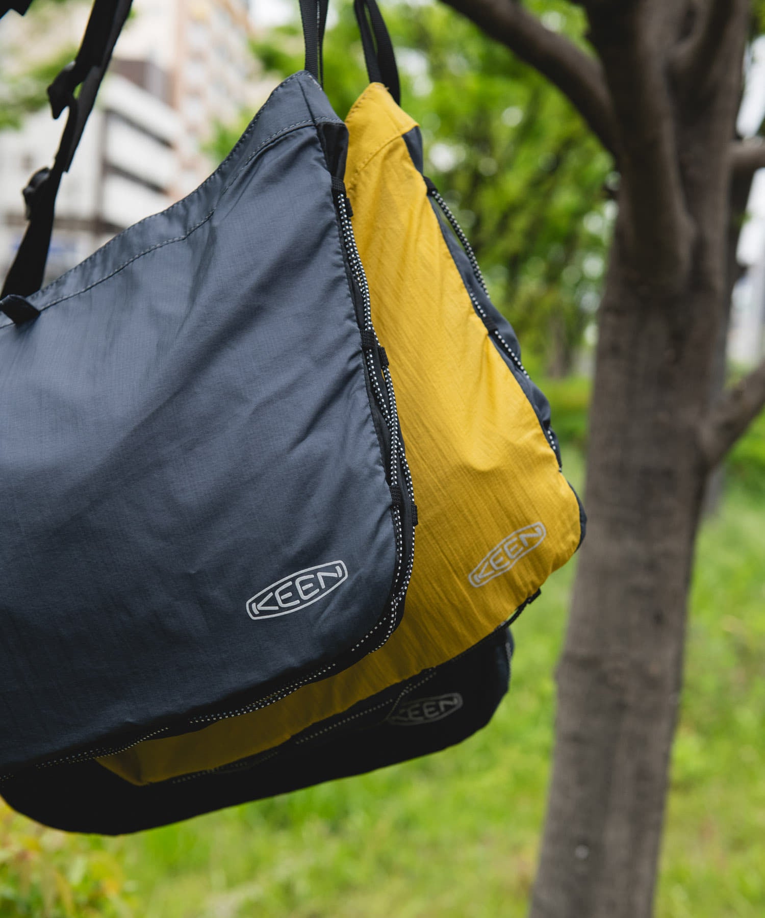 KEEN×DOORS　NYLON SHELL SHOULDER / 別注輕量尼龍機能斜背包
